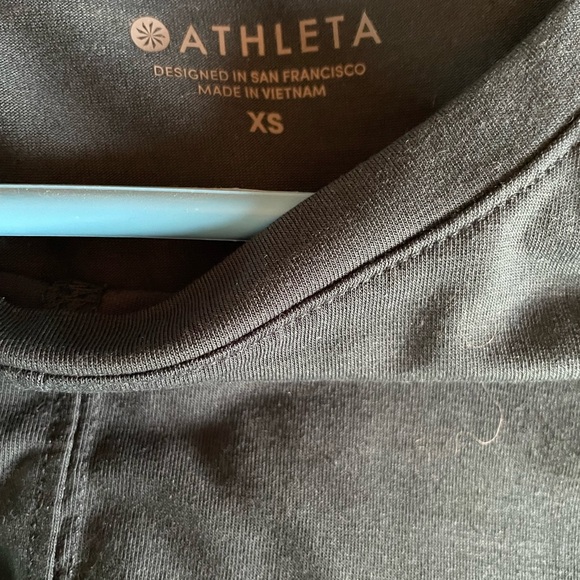 Green twist Athleta top - Picture 2 of 3
